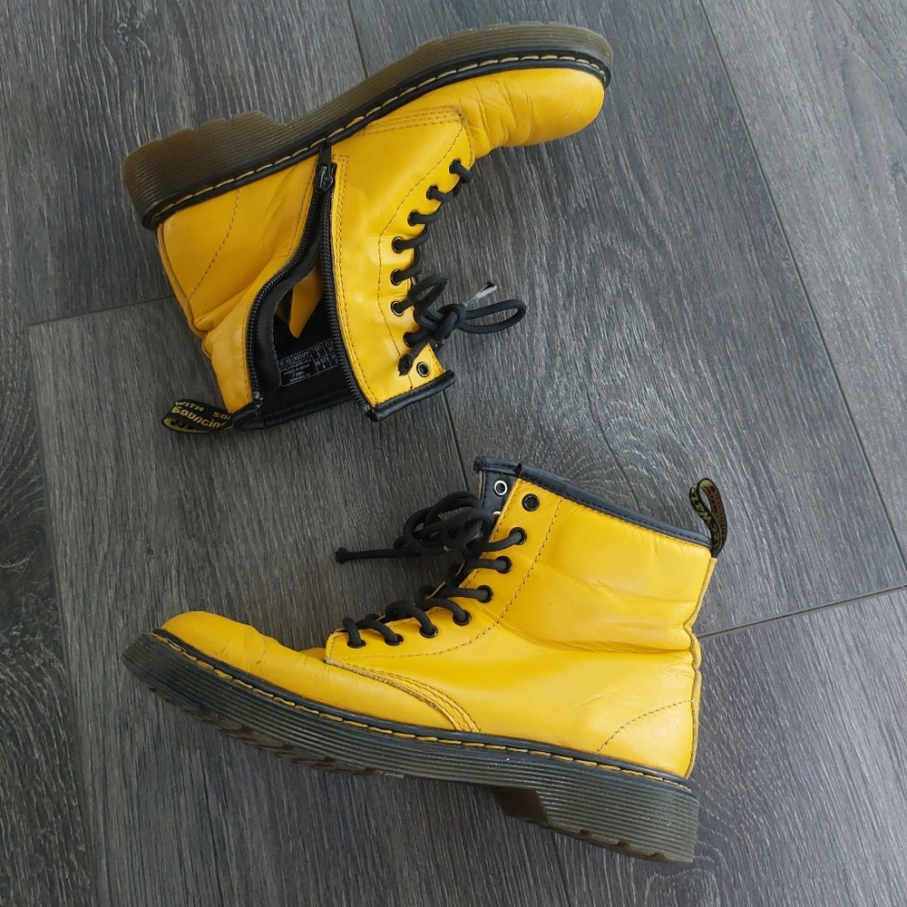 -Dr.Martens leather boots